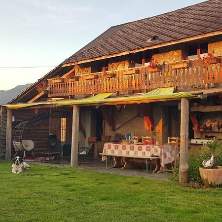 La Chambre Savoyarde Chez Les Garcons Saint-Paul-sur-Yenne Exteriér fotografie